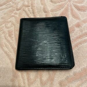 Authentic Louis Vuitton Black Epi Mens Wallet